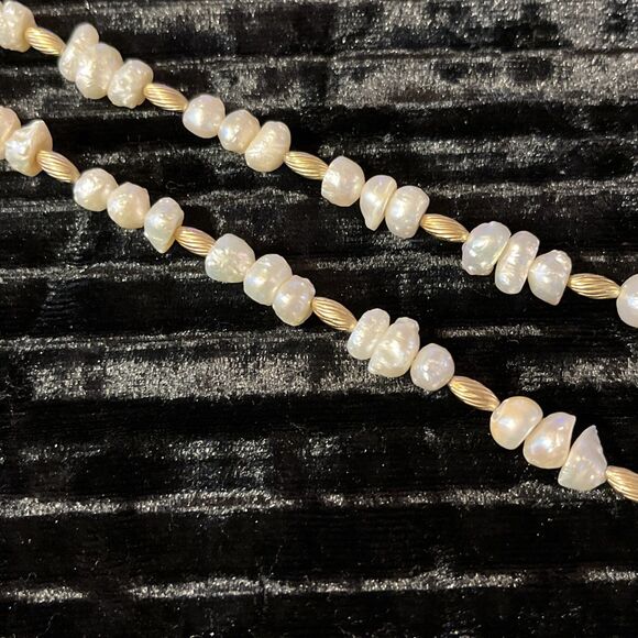 Hand Strung Freshwater Pearl Necklace Gold Plated Beads Elegant 18” - Picture 4 of 6